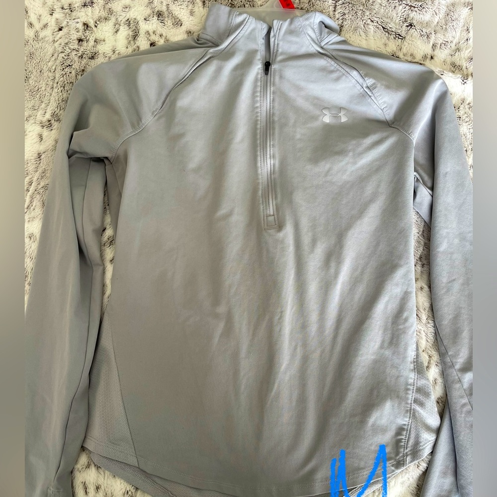 Under Armour thin lightweight quarter zip- Size: Women’s M